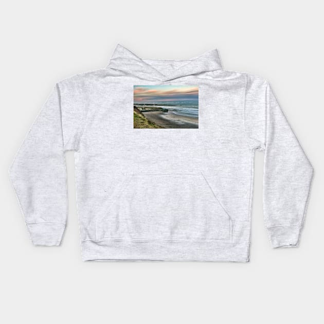 Seaburn lighthouse and coastline Kids Hoodie by avrilharris